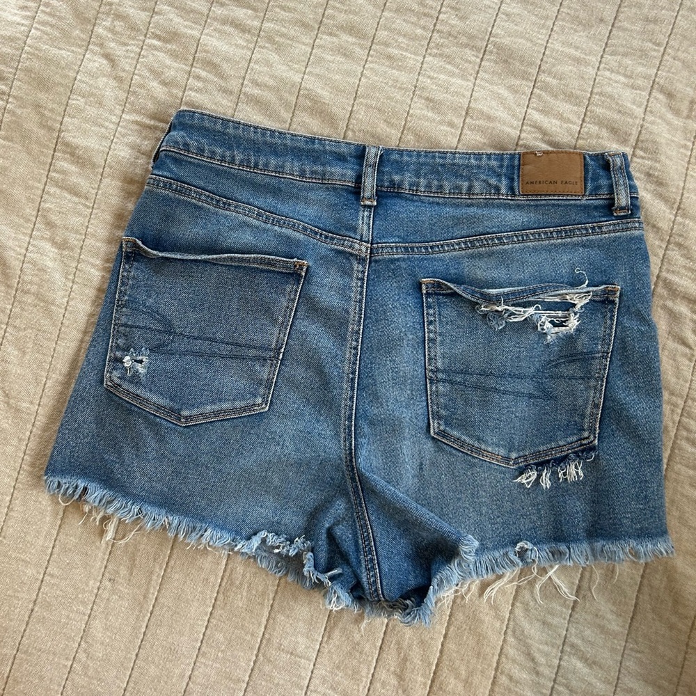 AE High waisted Ripped Denim Short - Picture 2 of 3